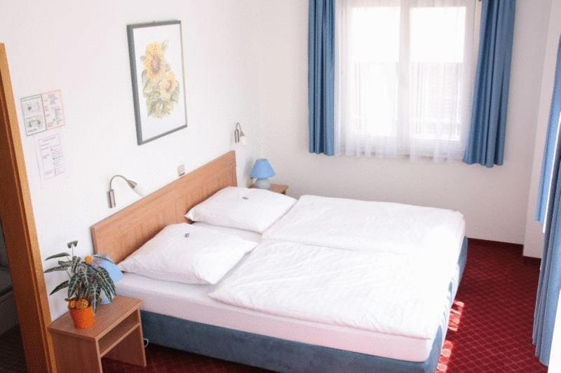 Öhringen Hotel Schillerplatz מראה חיצוני תמונה