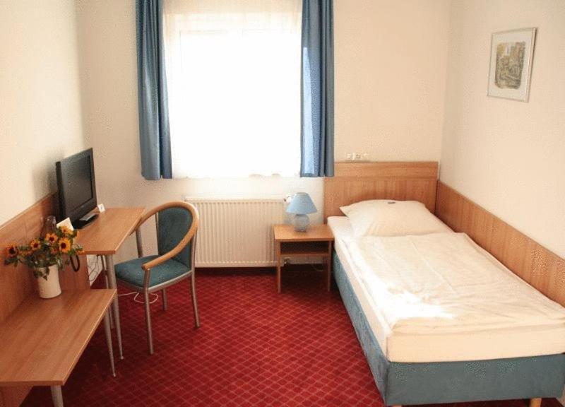 Öhringen Hotel Schillerplatz מראה חיצוני תמונה